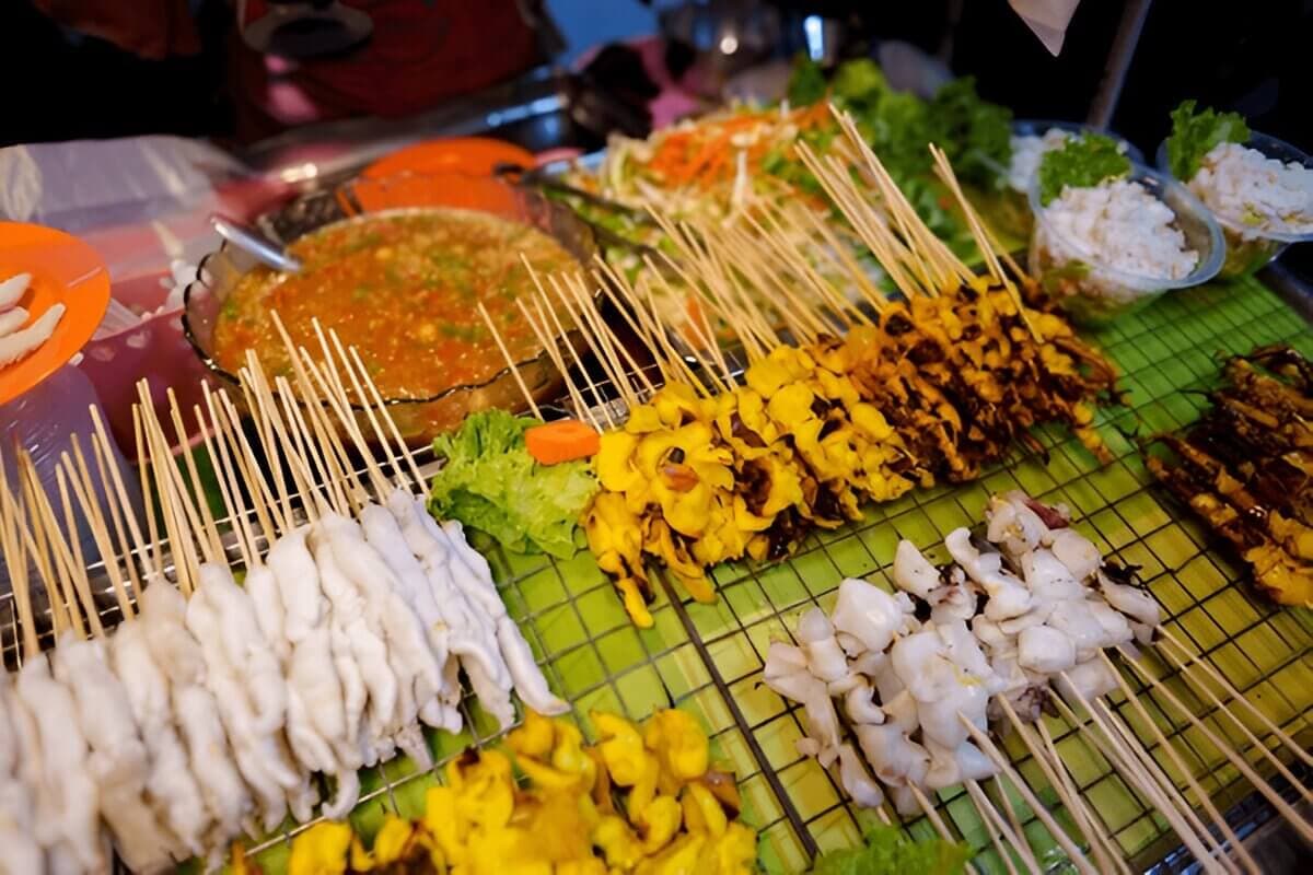 Best Local Markets in Krabi for Delicious Street Food